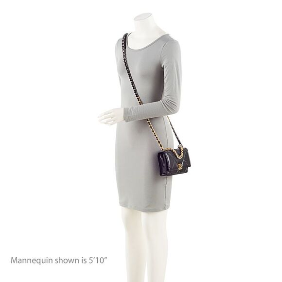 Chanel Lambskin 19 Wallet on Chain - Picture 5 of 13